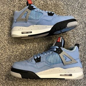 Air Jordan 4 Retro ‘University Blue’